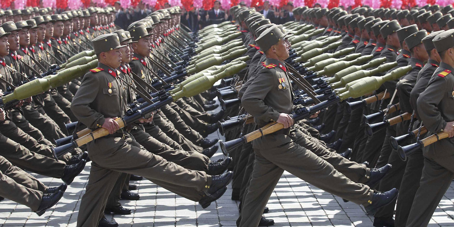 उत्तर      –   कोरियाद्वारा    अत्याधुनिक    मिसायलसहित    विशाल    सैन्य   परेड    गर्दै