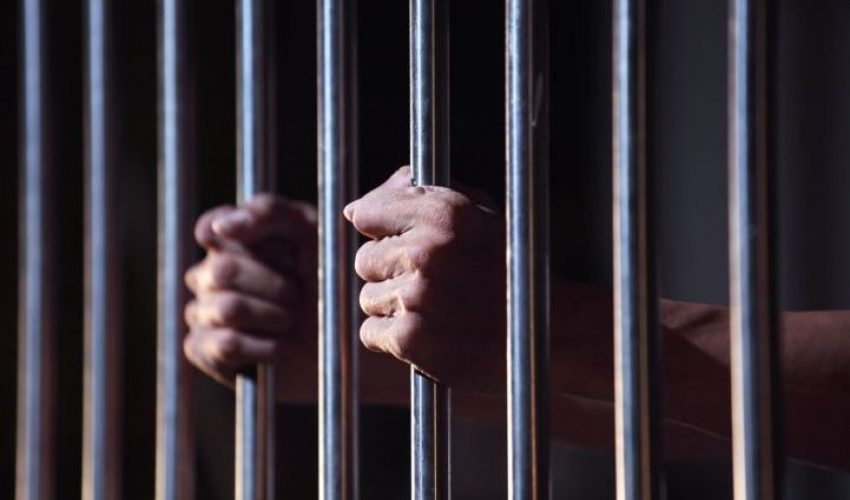 कोरोनाको उच्च जोखिममा नेपालका कारागार, क्षमता भन्दा तिनगुणा बढी कैदी बन्दी